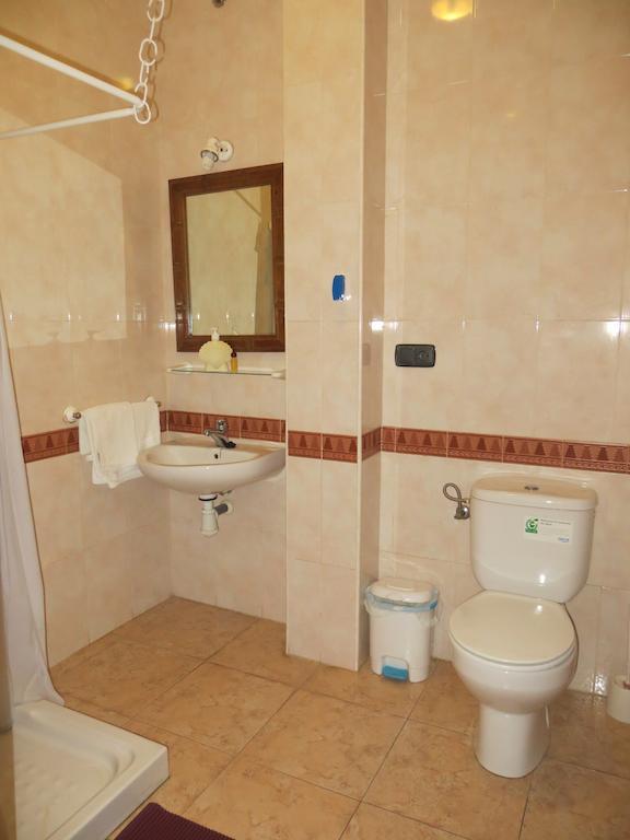 Hostal Restaurante Reina El Tejar Dış mekan fotoğraf